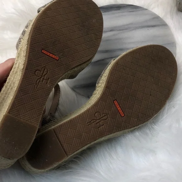 Cole Haan Sz 6.5 wedge sandals - Picture 4 of 5
